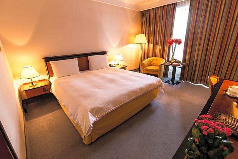 Rahat Palace 5* Almaty
